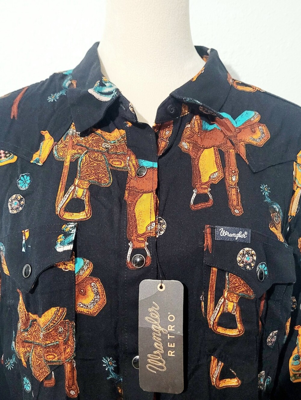 Wrangler Retro Western Saddle Print Snap Button Shirt Women's Large NWT NEW - Picture 3 of 13